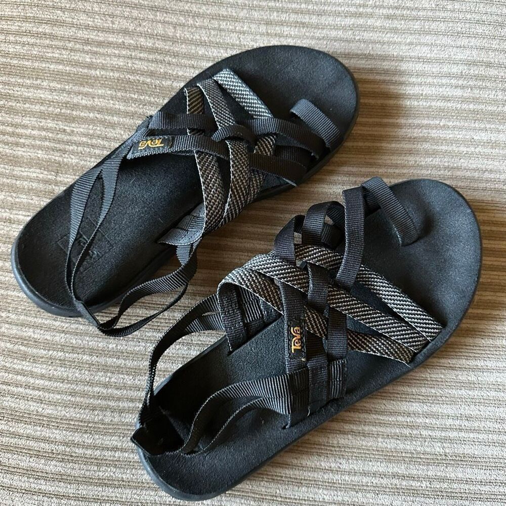 Teva voya strappy black sandals 8